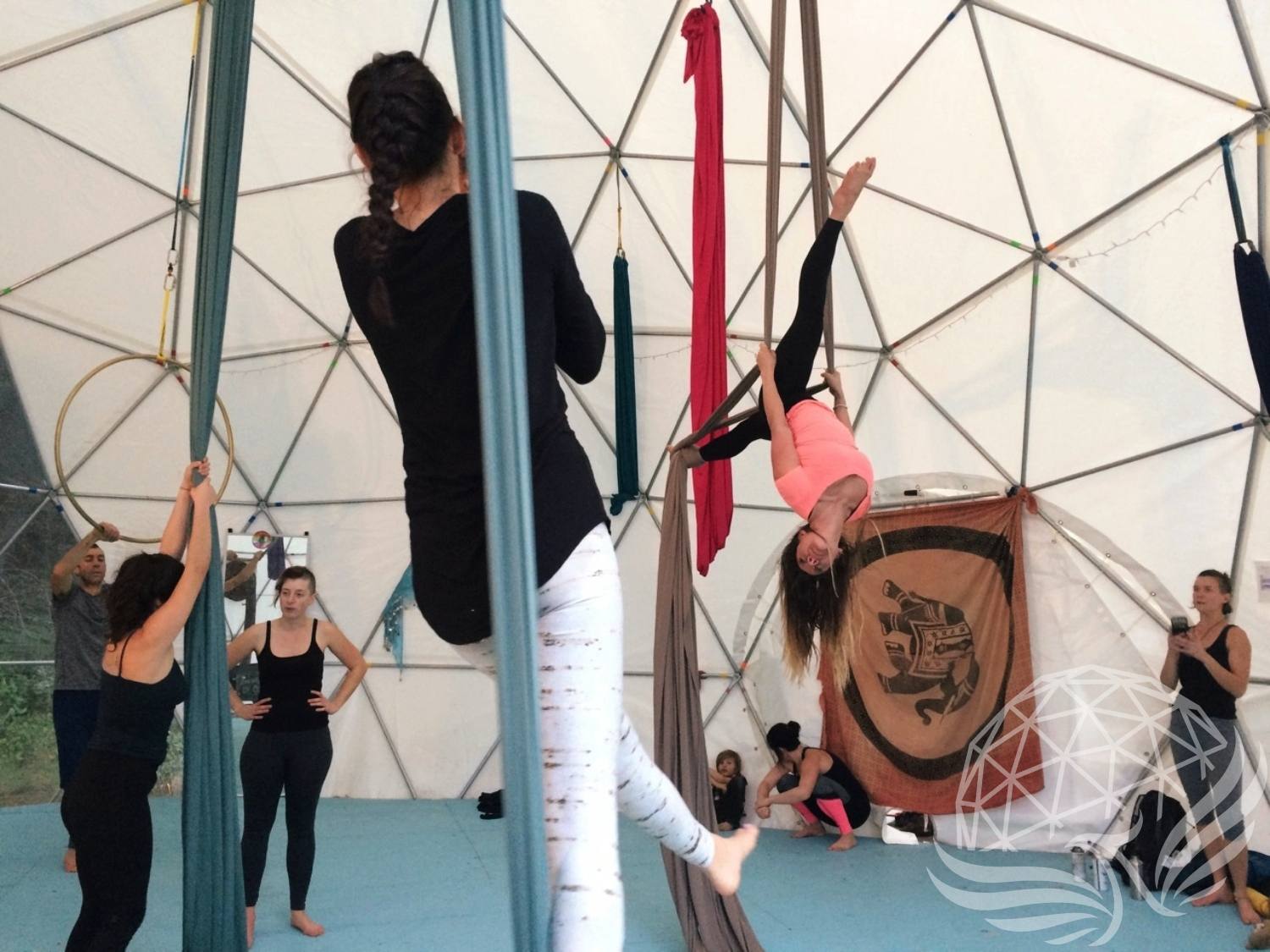 33ft / 10m / 785 sqft All Season Glamping Dome