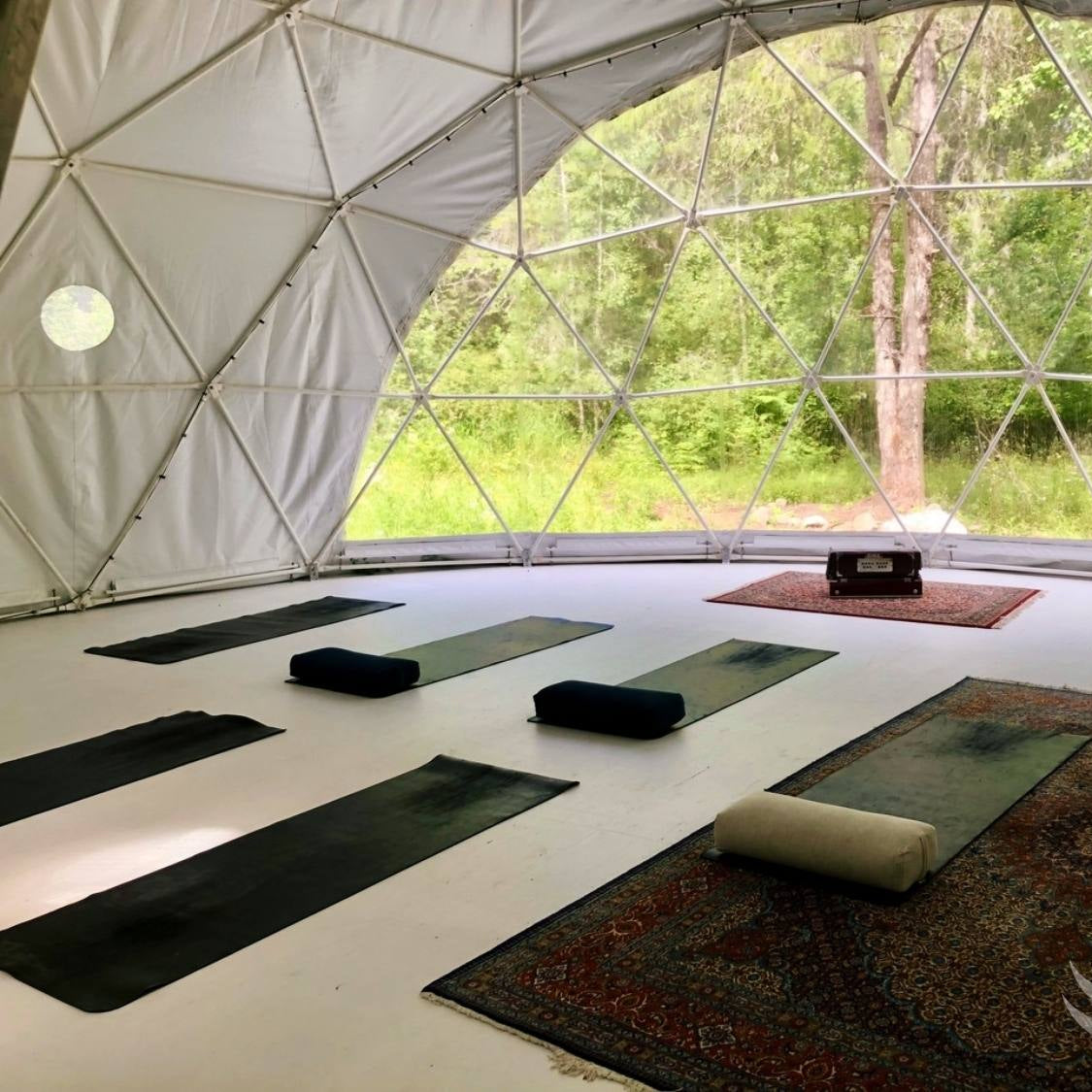 33ft / 10m / 785 sqft All Season Glamping Dome
