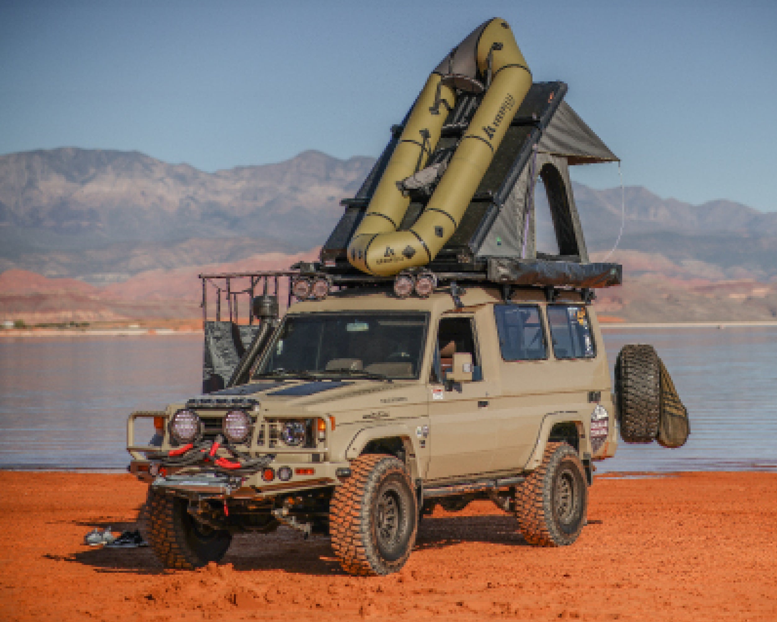 HD Mamba III - Clam Shell Aluminum Rooftop Tent Grey Body & Grey Rainfly (Sleeps 2-3)