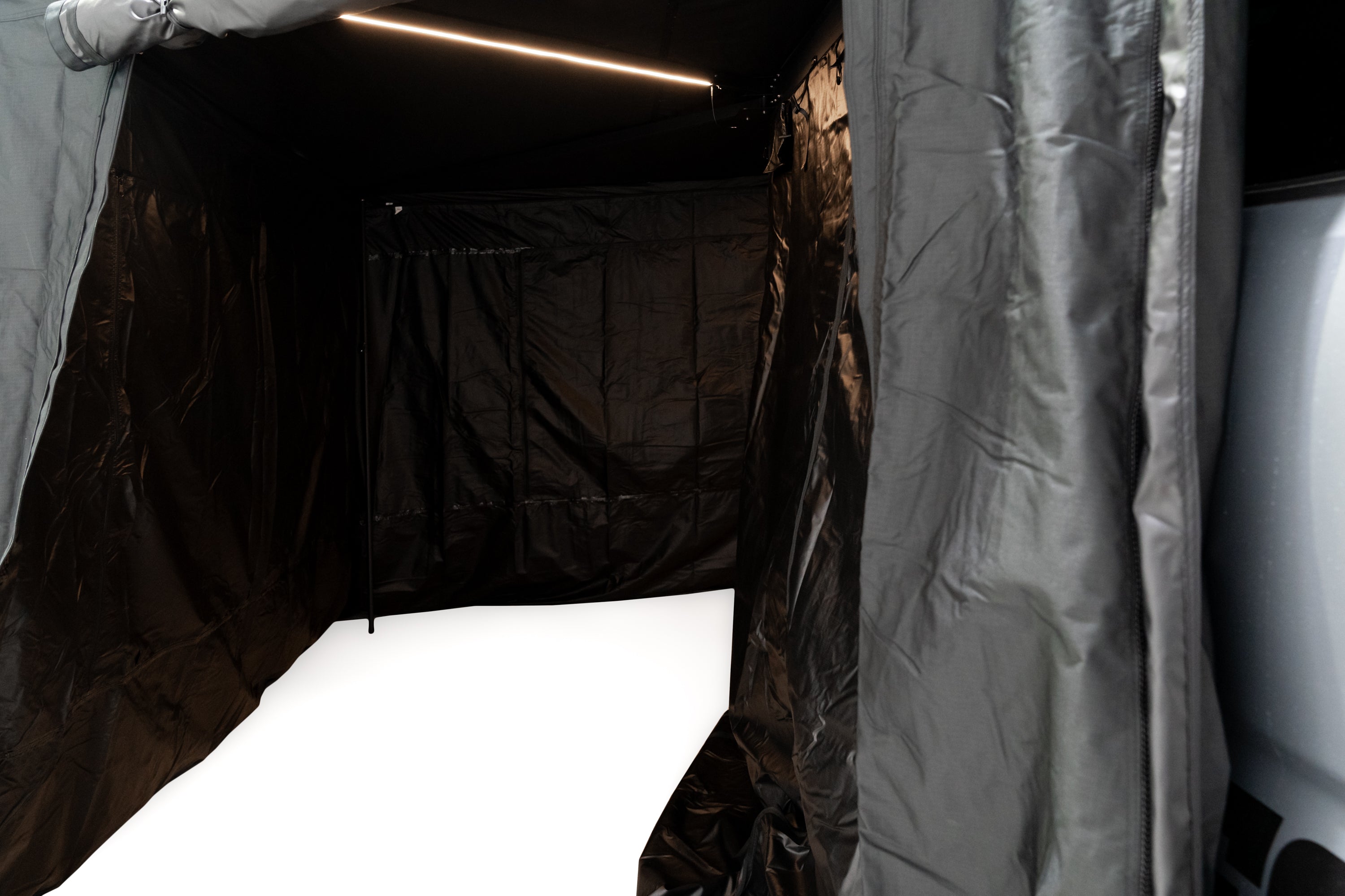 FreeSpirit 270 Vehicle Awning V2 – Wall Kit Accessory