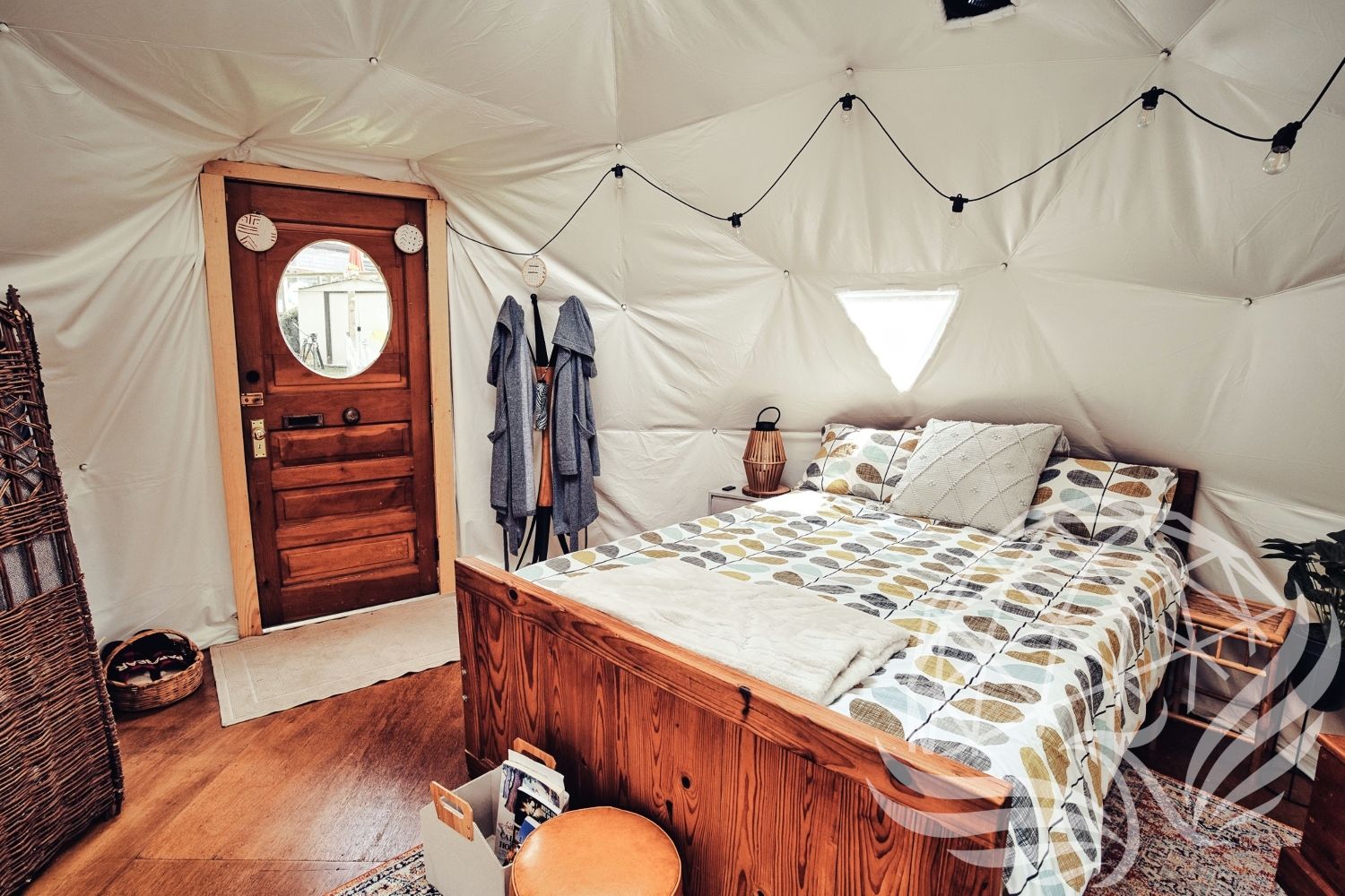 16ft / 5m / 210 sqft All Season Glamping Dome