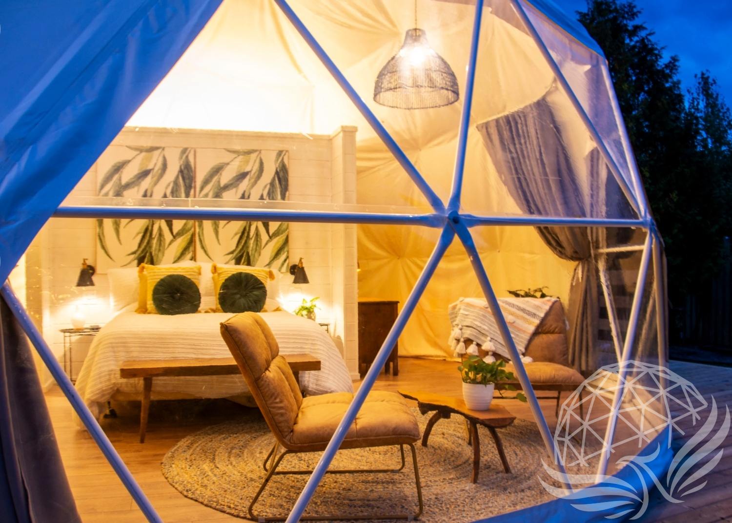 23 ft / 7m / 400 sqft All Season Glamping Dome