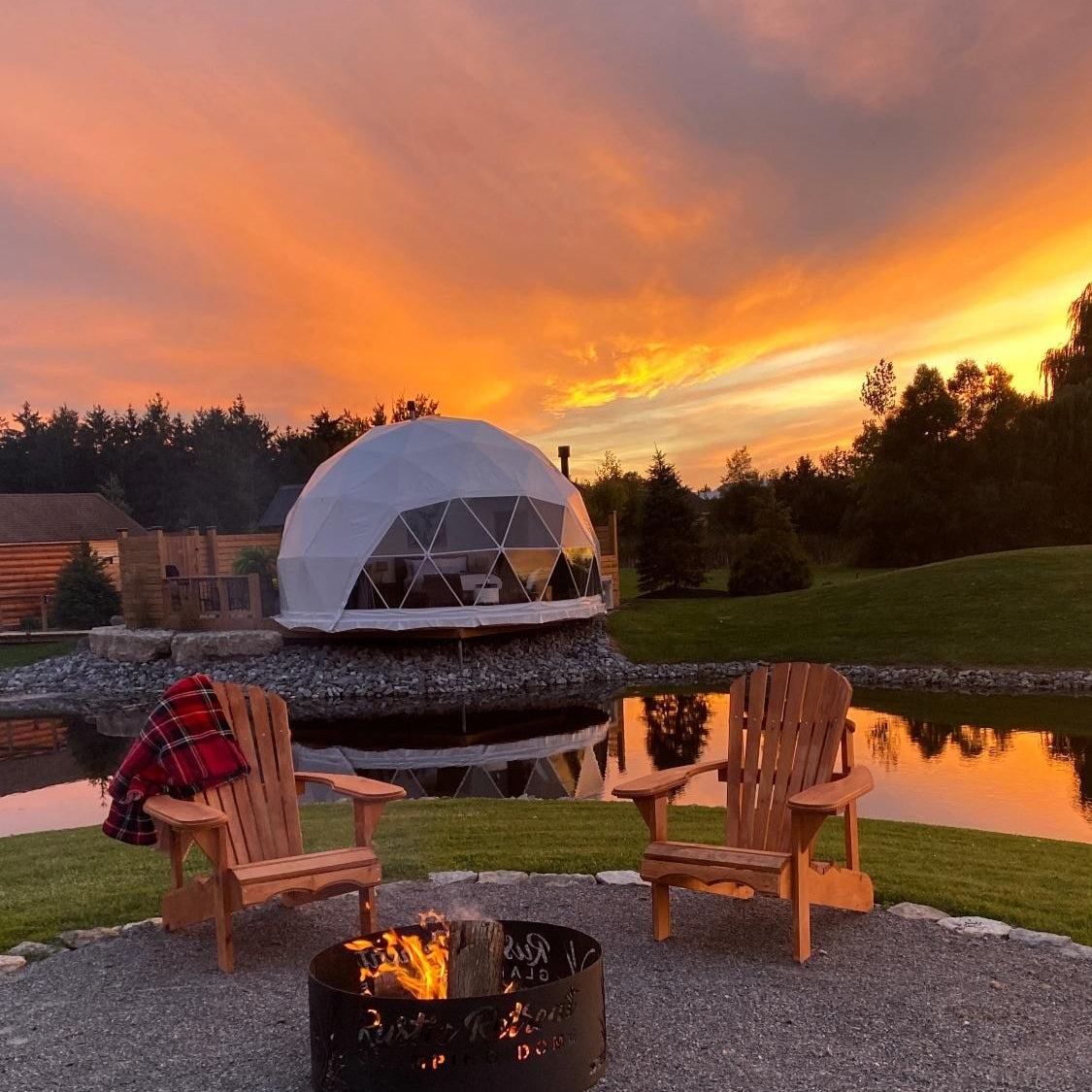 23 ft / 7m / 400 sqft All Season Glamping Dome