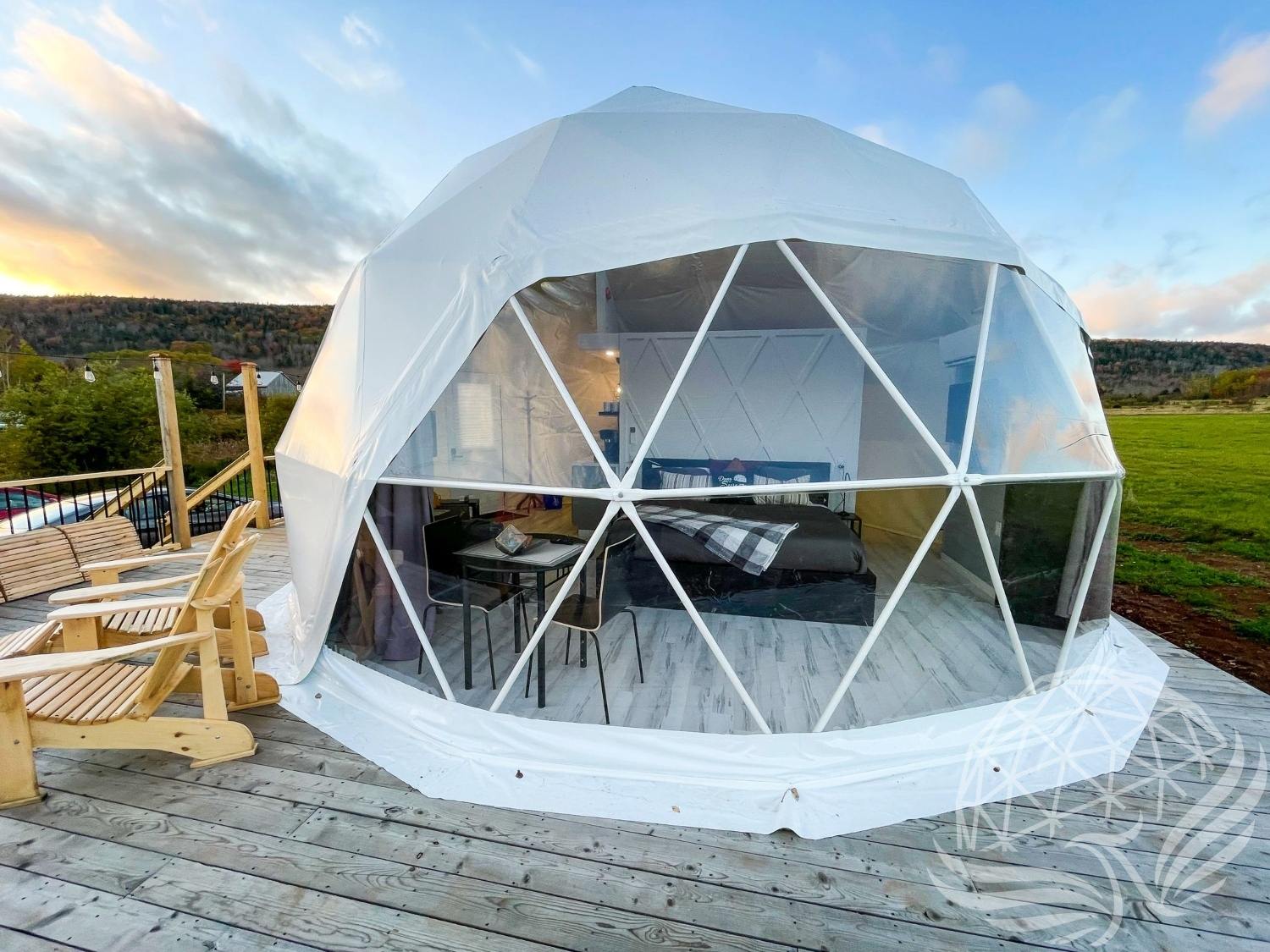23 ft / 7m / 400 sqft All Season Glamping Dome