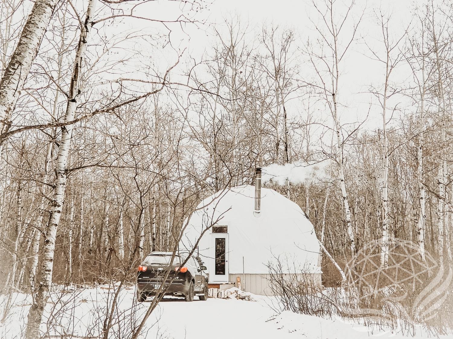 23 ft / 7m / 400 sqft All Season Glamping Dome