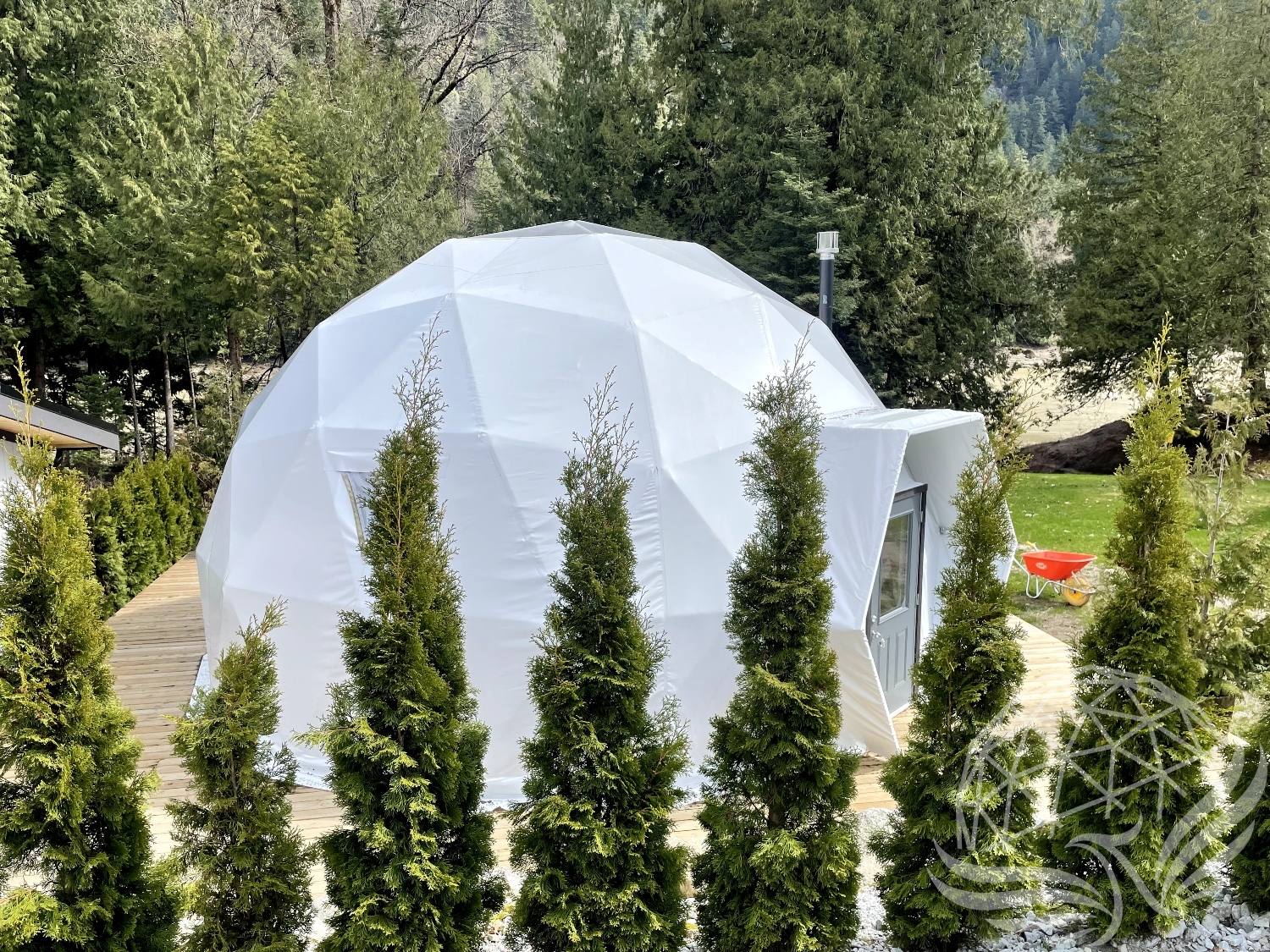 26ft / 8m / 520 sqft All Season Glamping Dome