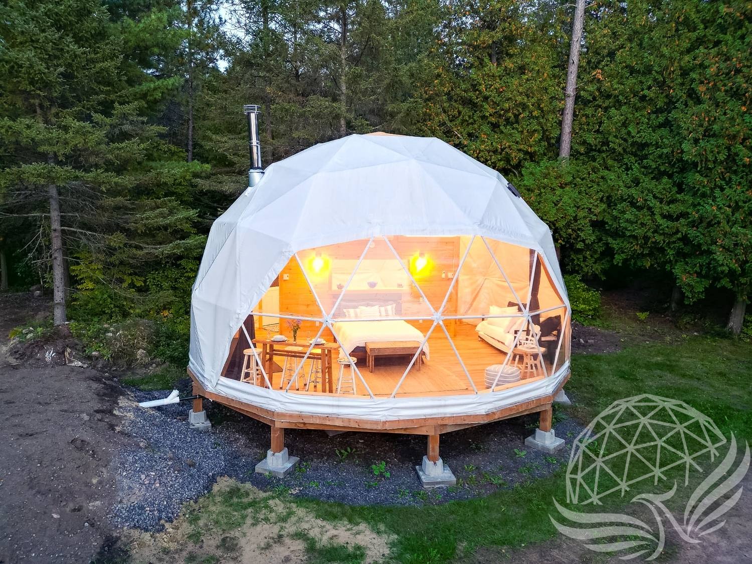 26ft / 8m / 520 sqft All Season Glamping Dome