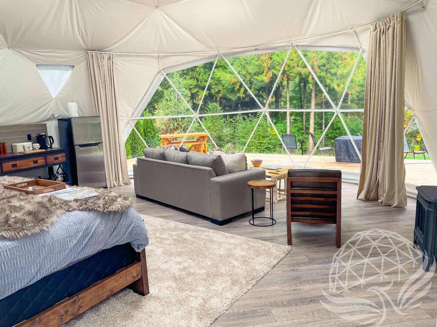 26ft / 8m / 520 sqft All Season Glamping Dome