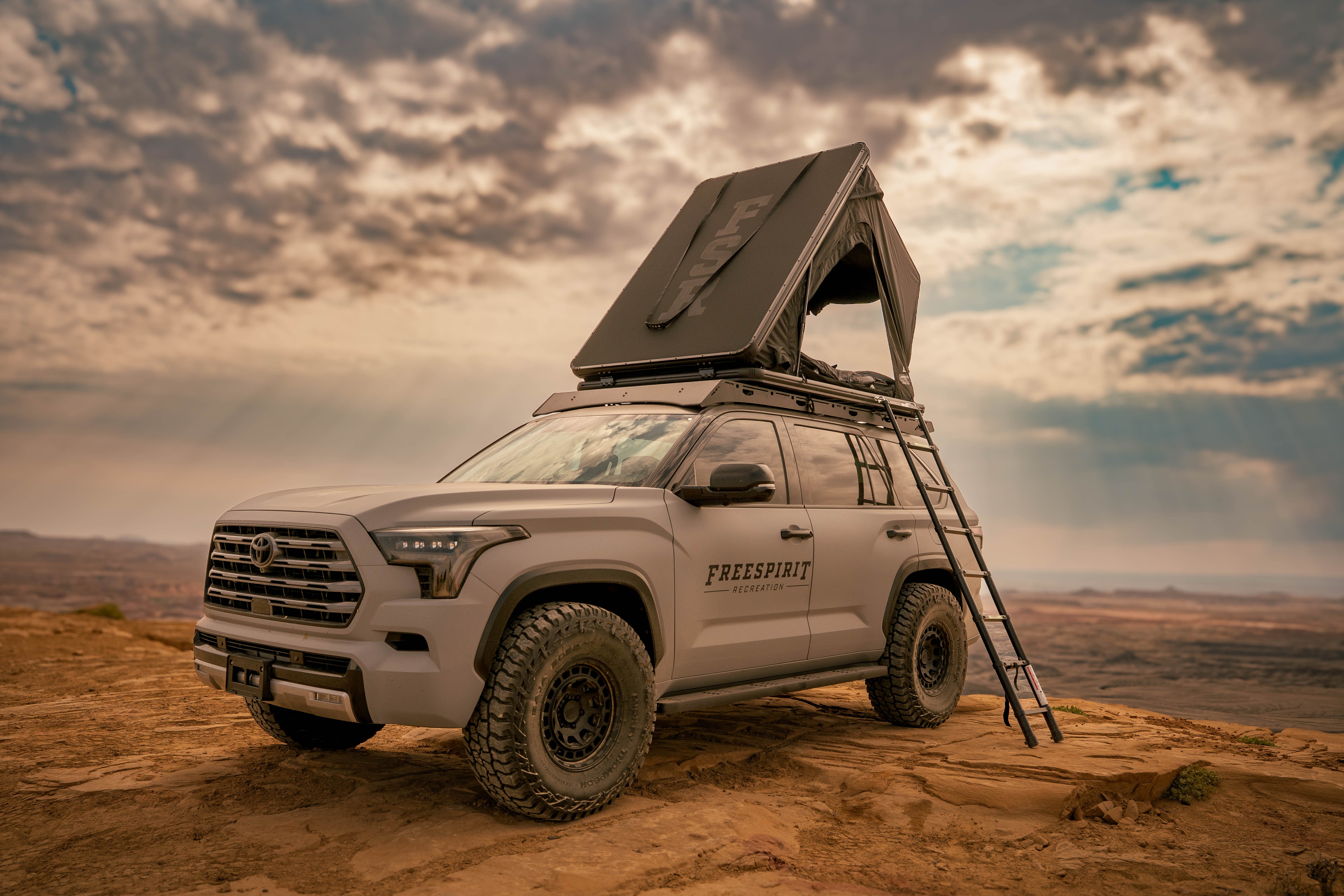 Aspen Lite XL – Compact Hard Shell Rooftop Tent (Sleeps 2–3, Best for Campers Under 6′)