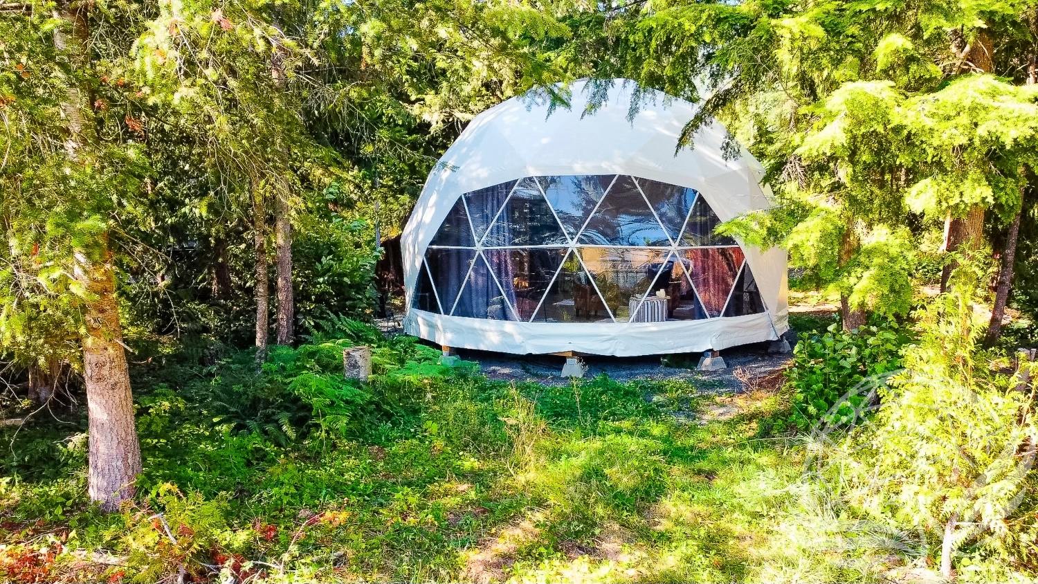 23 ft / 7m / 400 sqft All Season Glamping Dome