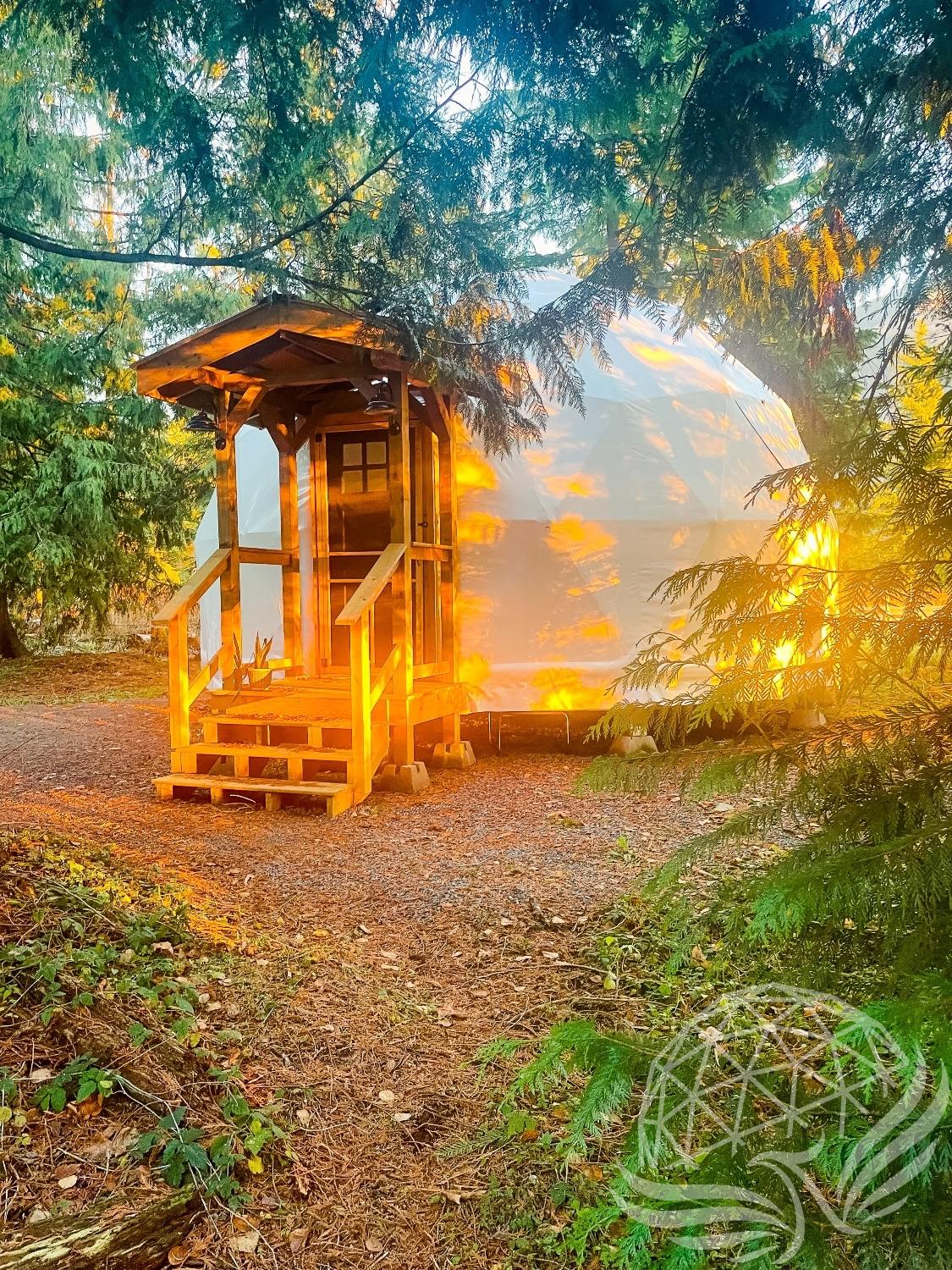 23 ft / 7m / 400 sqft All Season Glamping Dome