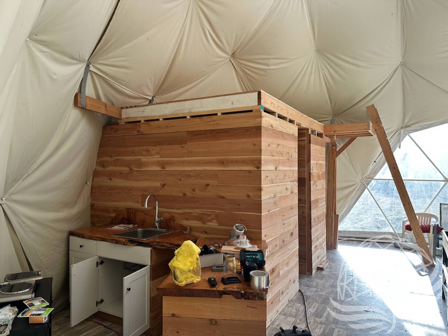 26ft / 8m / 520 sqft All Season Glamping Dome