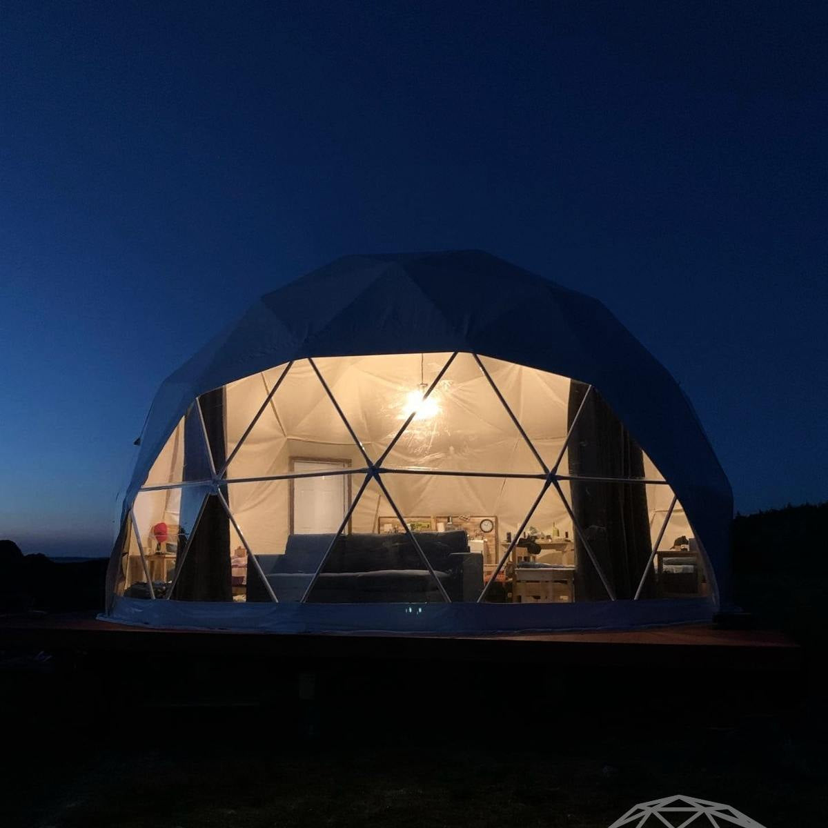 23 ft / 7m / 400 sqft All Season Glamping Dome