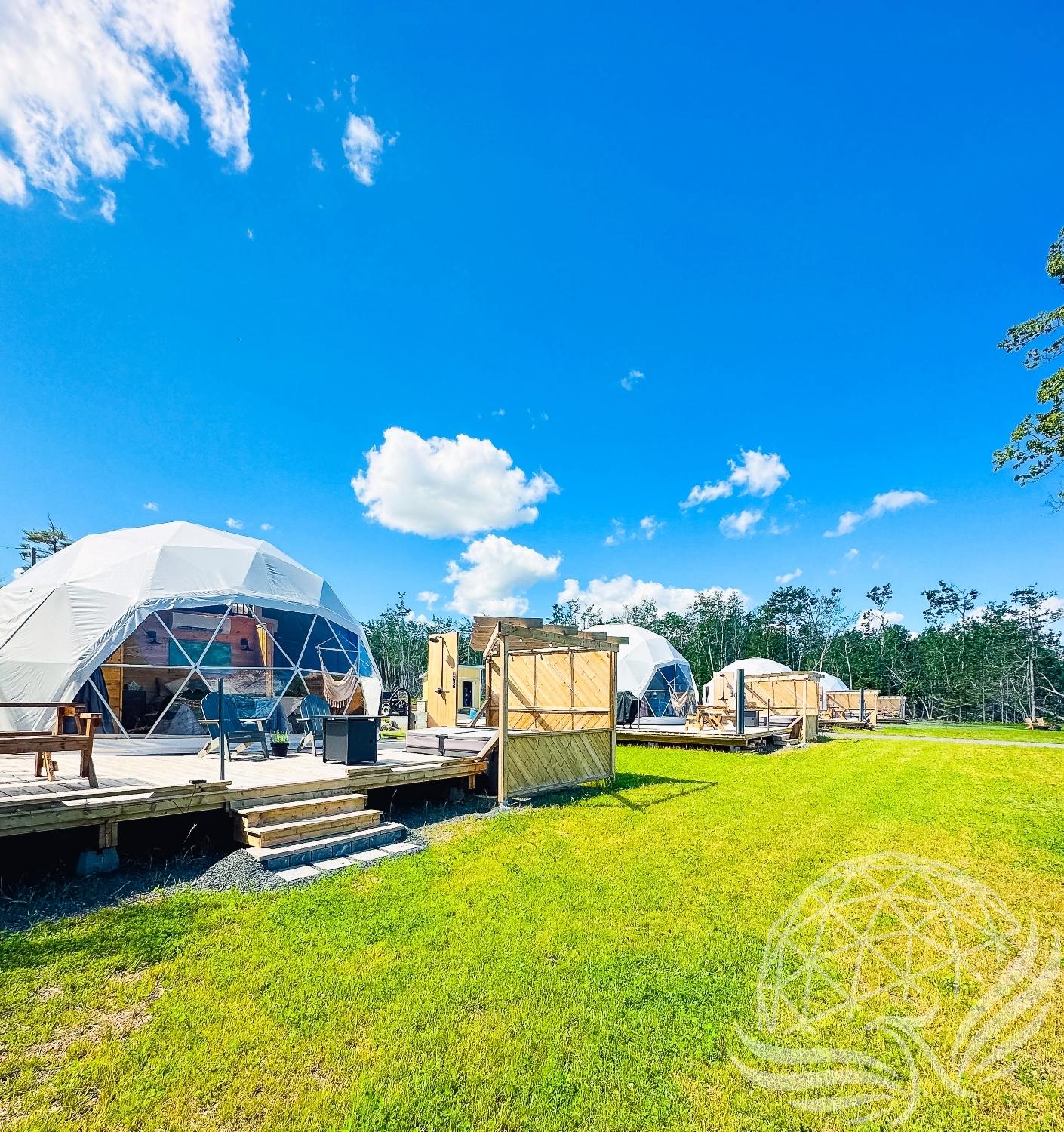 23 ft / 7m / 400 sqft All Season Glamping Dome