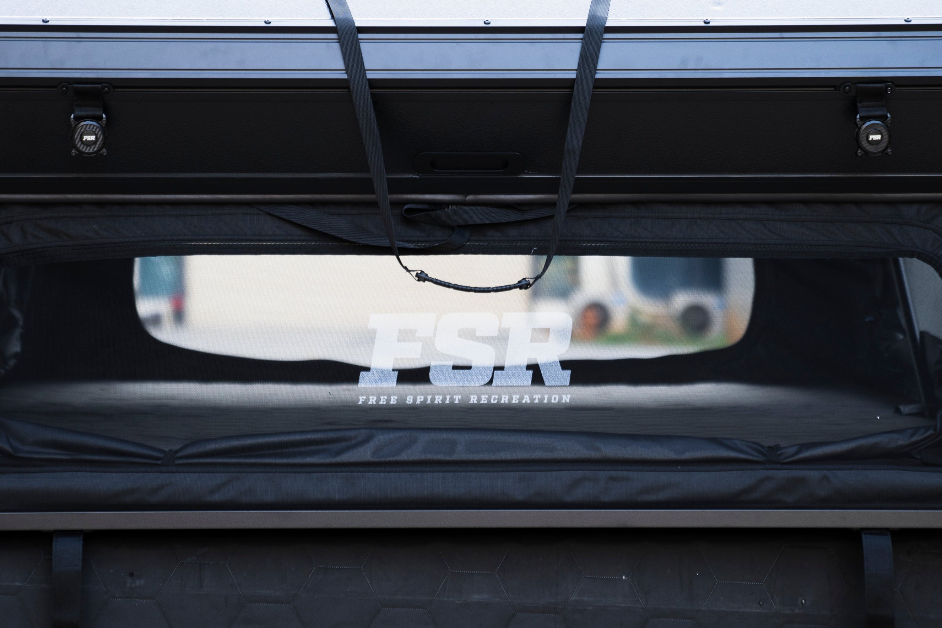 Kali King - Hard Shell Rooftop Tent (Sleeps 2-3)