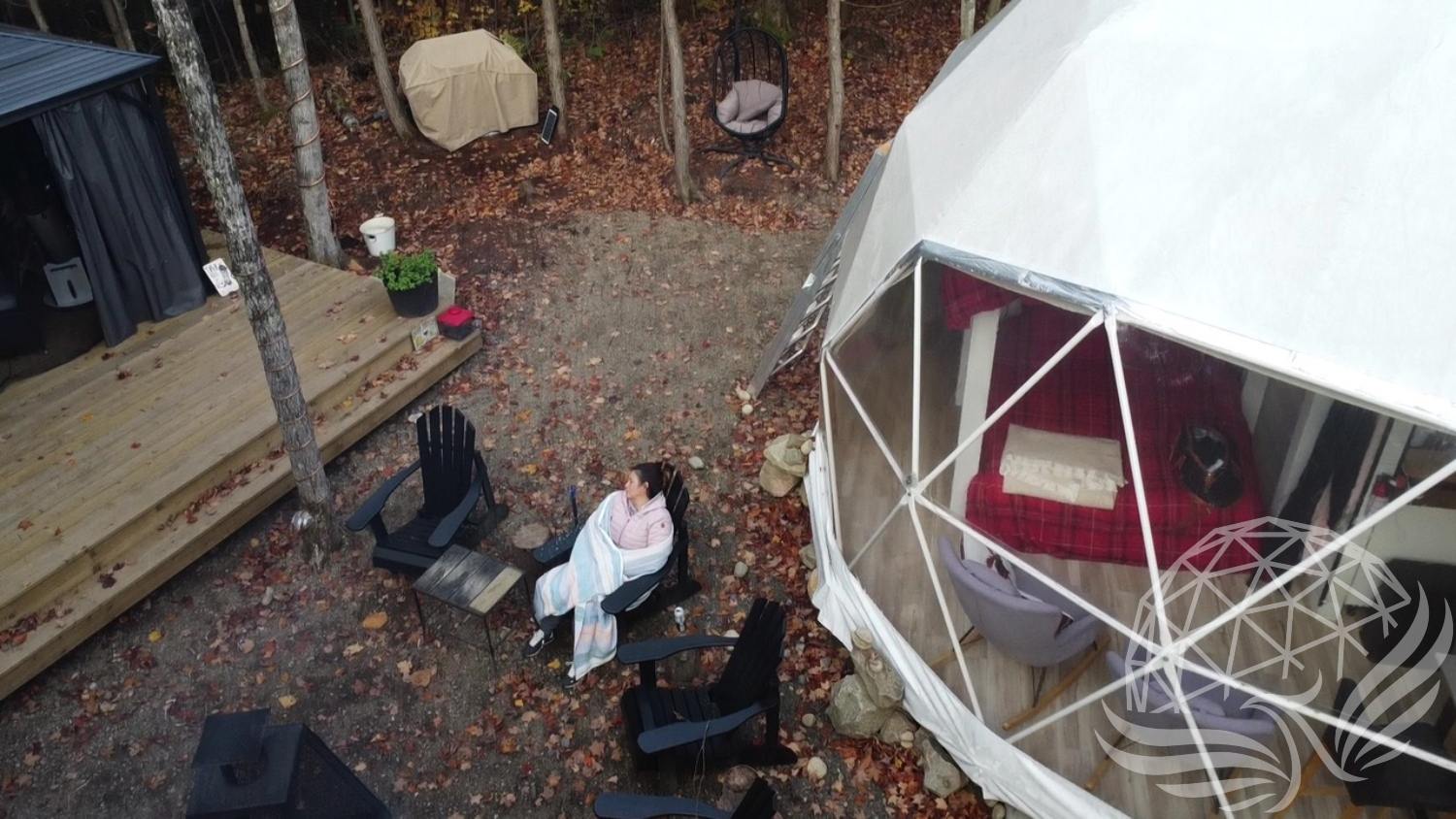 23 ft / 7m / 400 sqft All Season Glamping Dome