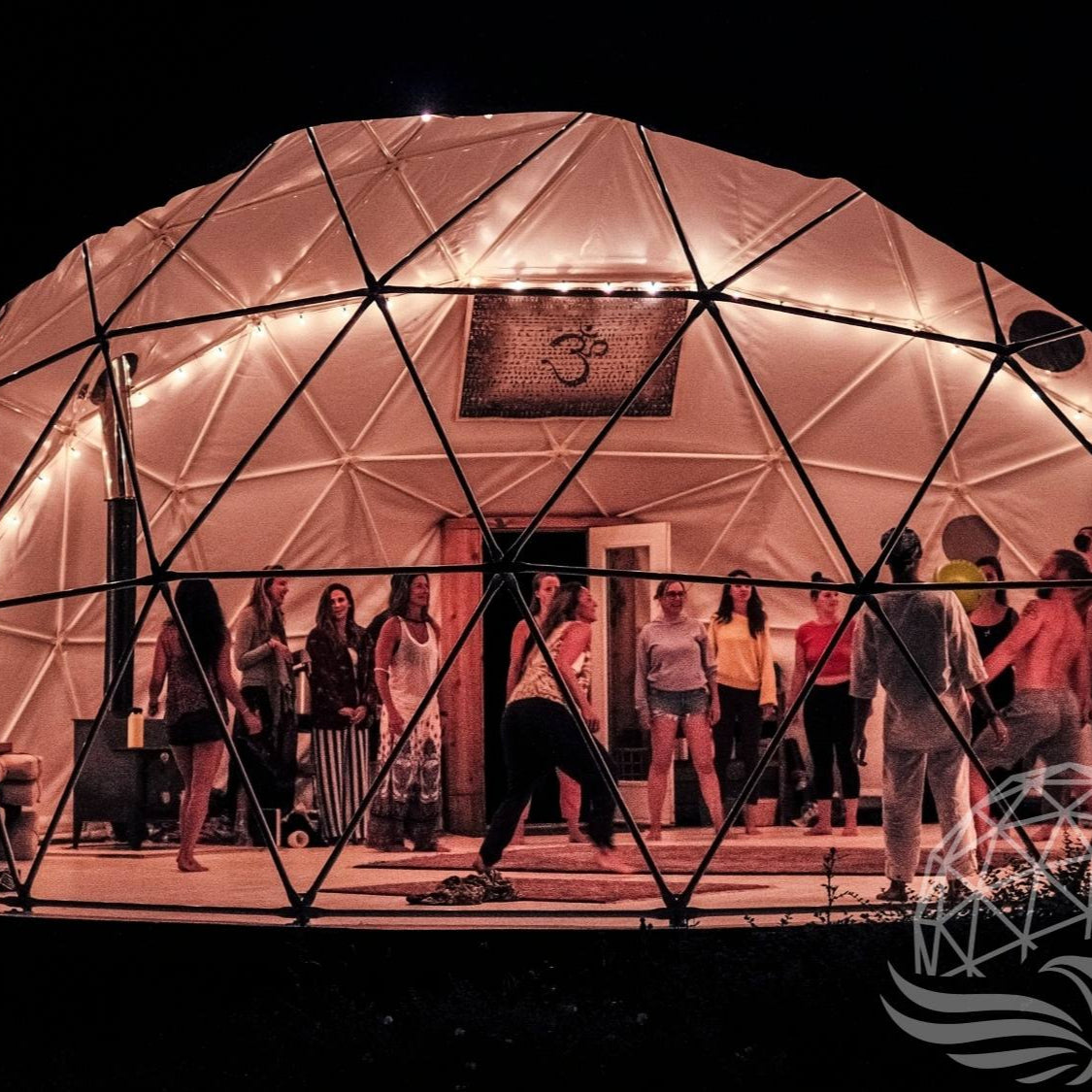 33ft / 10m / 785 sqft All Season Glamping Dome