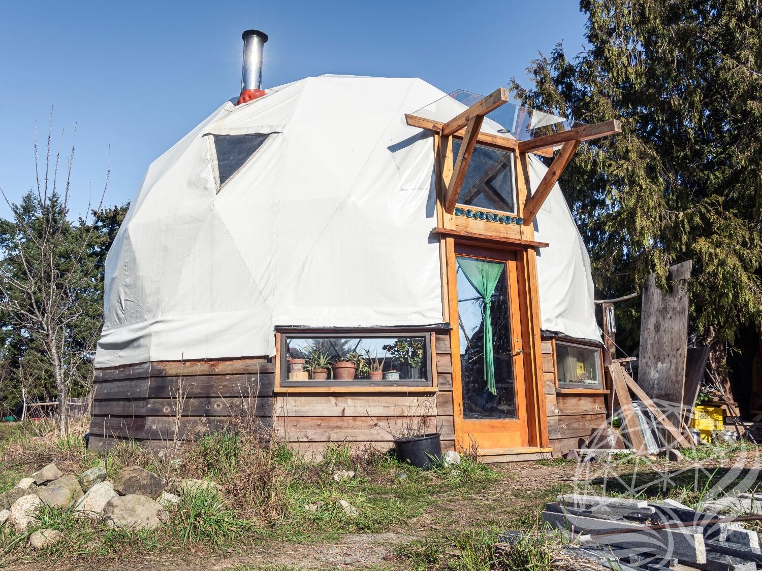 23 ft / 7m / 400 sqft All Season Glamping Dome