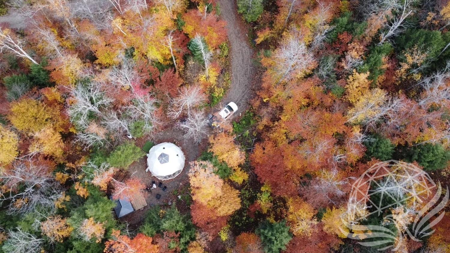 23 ft / 7m / 400 sqft All Season Glamping Dome