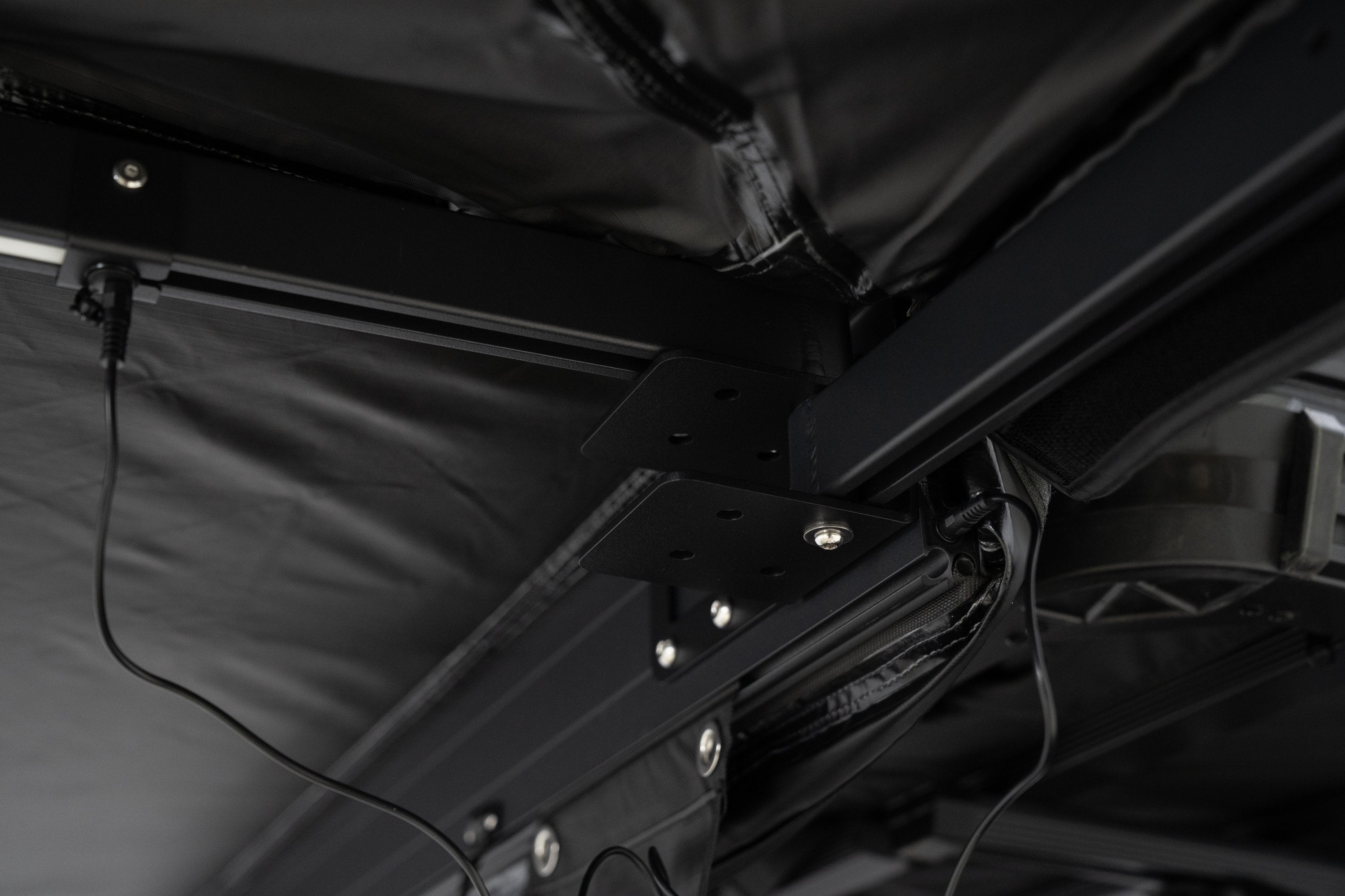 FreeSpirit 180 Tailgate Awning
